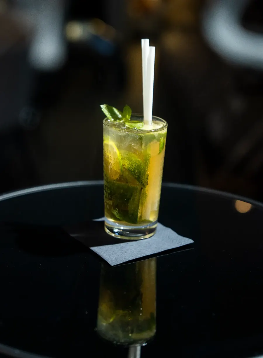 Longdrinks bei NOKUNA: Der Guide zu Gin, Vodka, Whiskey und Rum